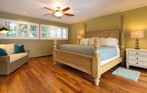 8 bedrooms, iron/ironing board, travel cot, free WiFi - Huge House, Heated Pool, AC, Steps to Kailua Beach (Kailua)