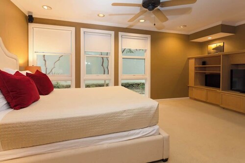 Huge House Near Kailua Beach, Short Stay Available
