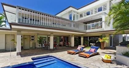 Huge House, Heated Pool, AC, Steps to Kailua Beach