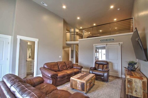 The Hideout #24 - Pool, Hot Tub, and Lake Access!