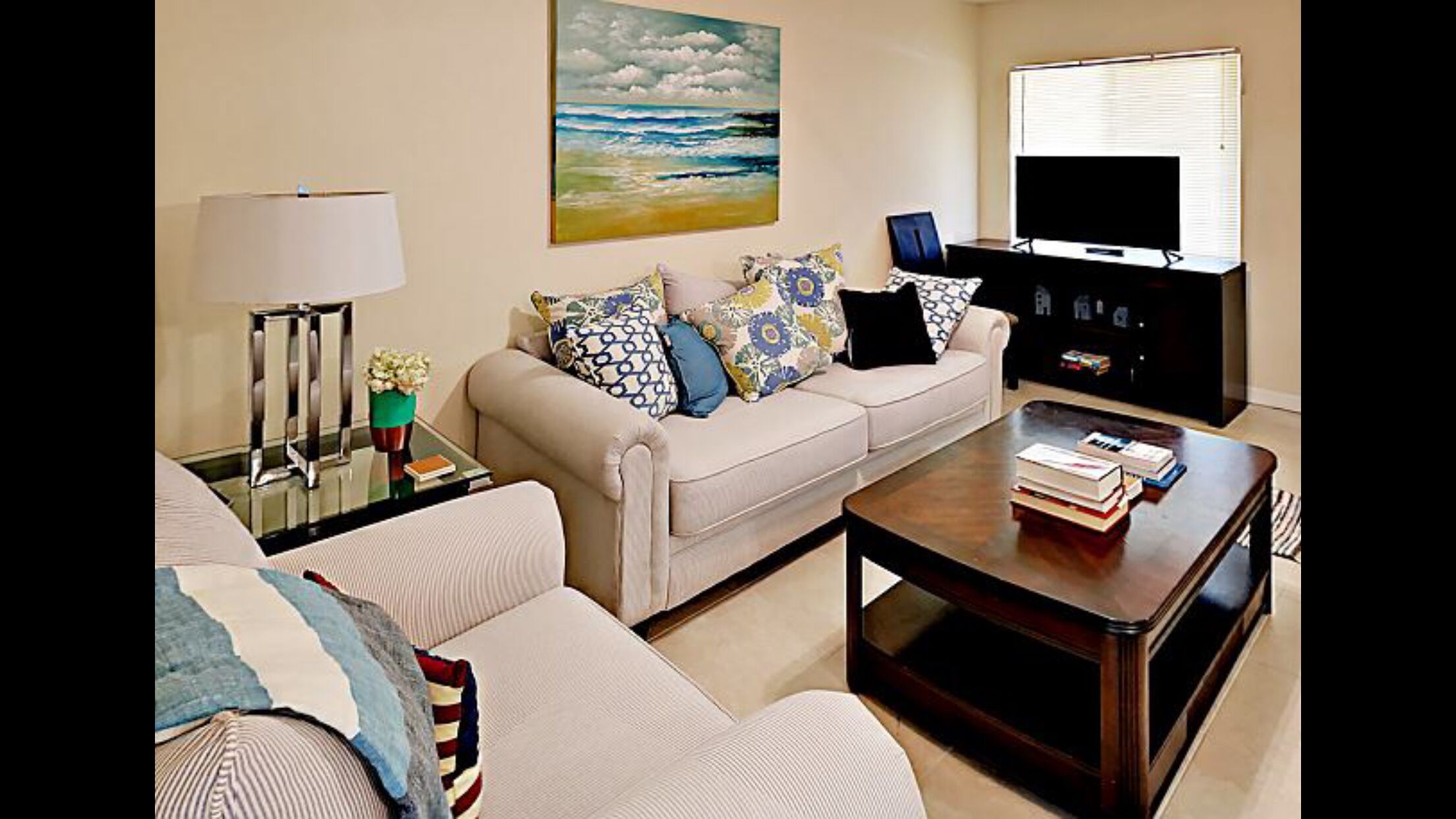 Newly Remodeled Contemporary 1 Bedroom Condo