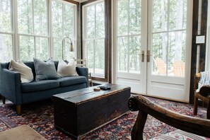 Téléviseur, foyer, lecteur de DVD