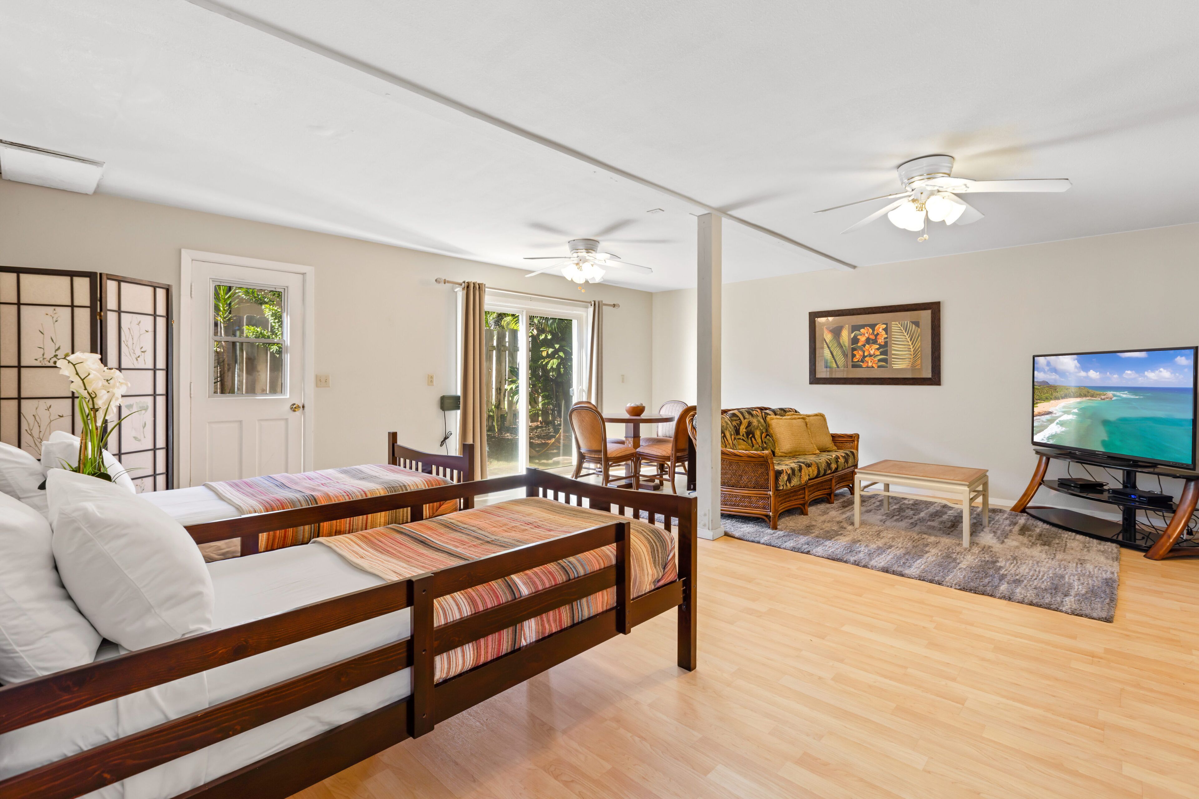 3 bedrooms, desk, iron/ironing board, travel crib