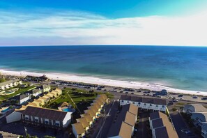 In Strandnähe, Liegestühle