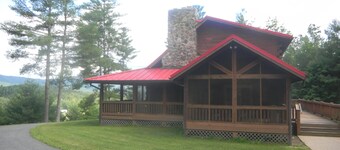 Log Home Retreat On Picturesque Private Farm
