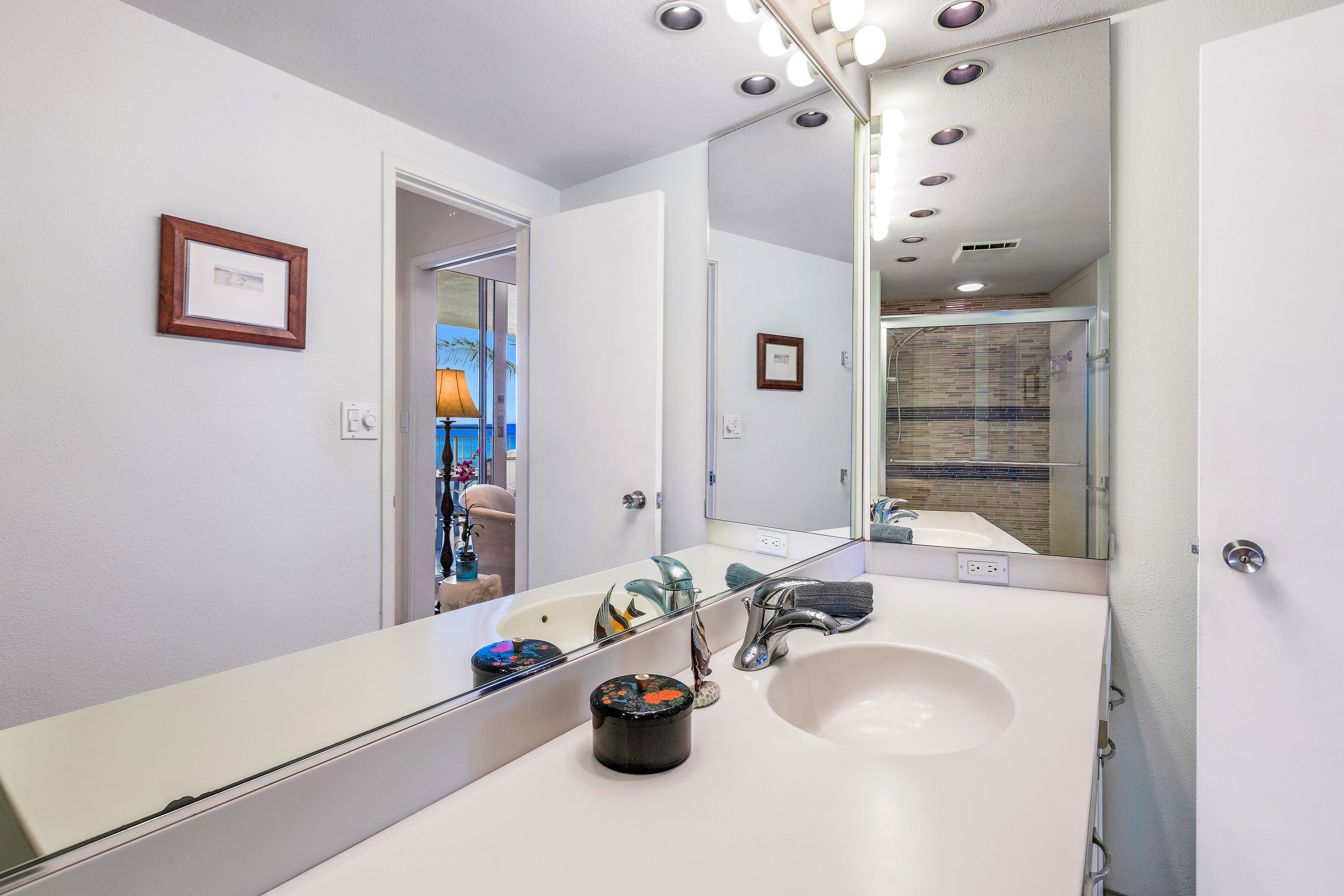 Combined shower/tub, hair dryer, towels, soap