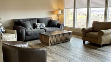 Smart TV, DVD player, books