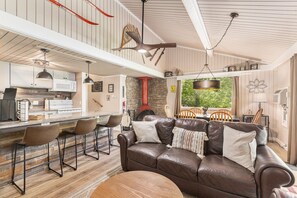 Interior - Beautiful End Unit Condo with Pool - Minutes to Skiing & Golf (Bellaire)