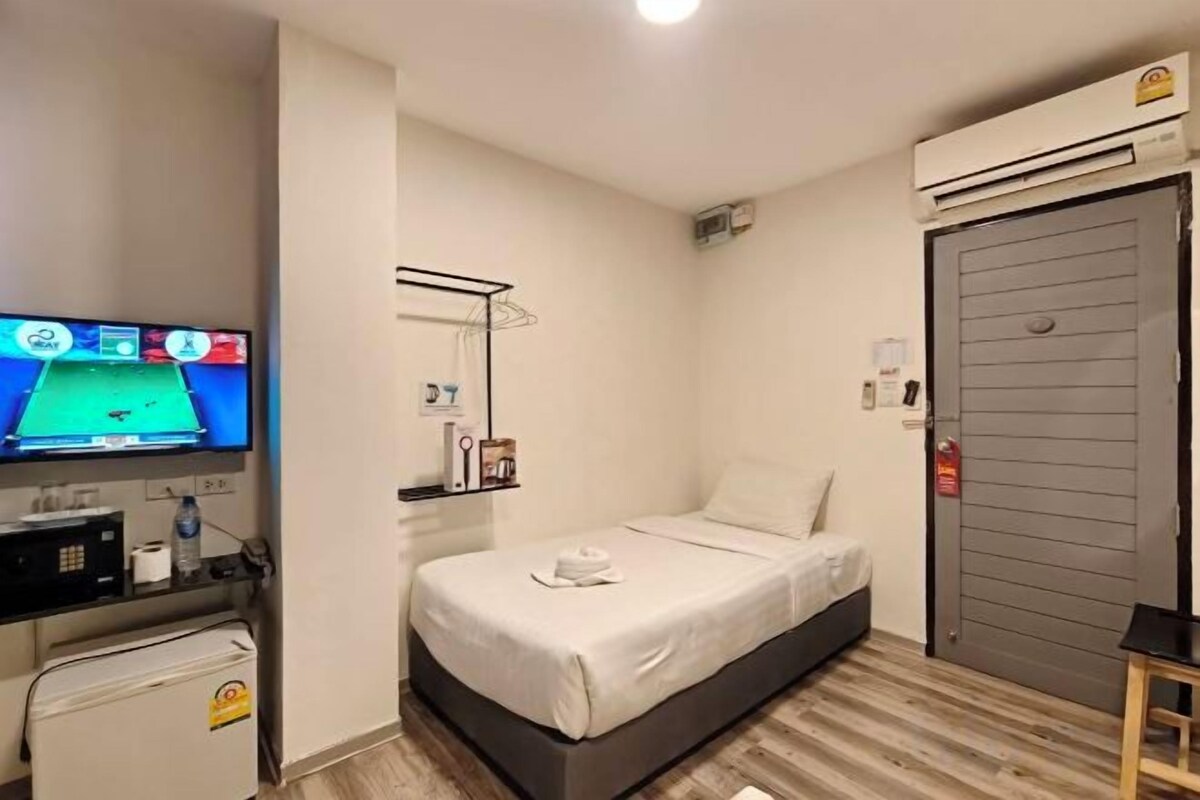 Premium bedding, minibar, in-room safe, WiFi (free)