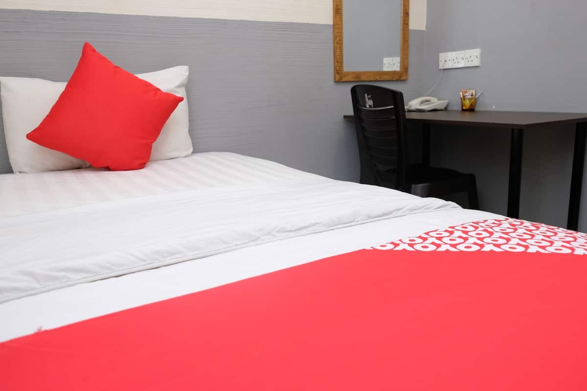 Habitación individual estándar, 1 cama individual | Escritorio, insonorización, tabla de planchar con plancha y wifi gratis