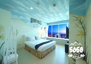 Phòng đôi, quang cảnh biển | Trang trí khác biệt, bàn, màn/rèm cản sáng 