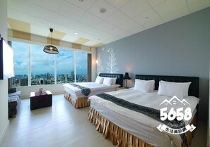 Trang trí khác biệt, bàn, màn/rèm cản sáng 