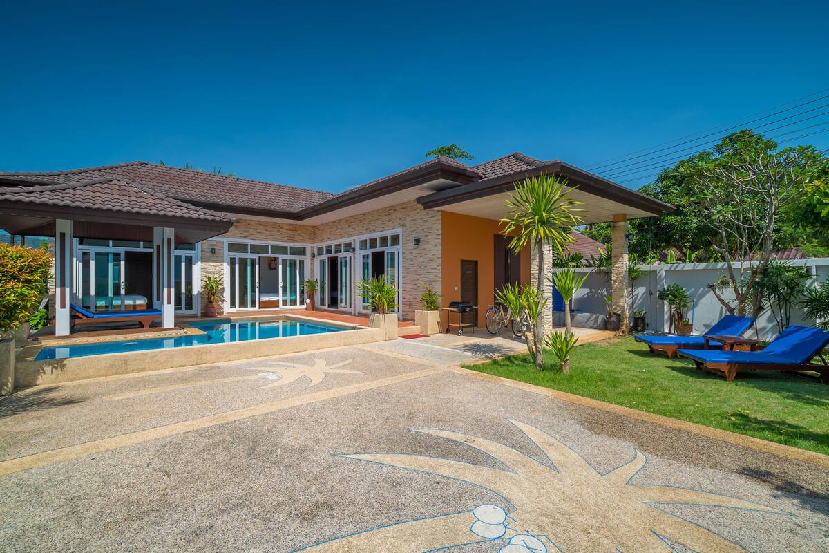 3 Bedroom Pool Villa with Garden | 3 soverom, safe på rommet, strykejern/-brett og wi-fi (inkludert)