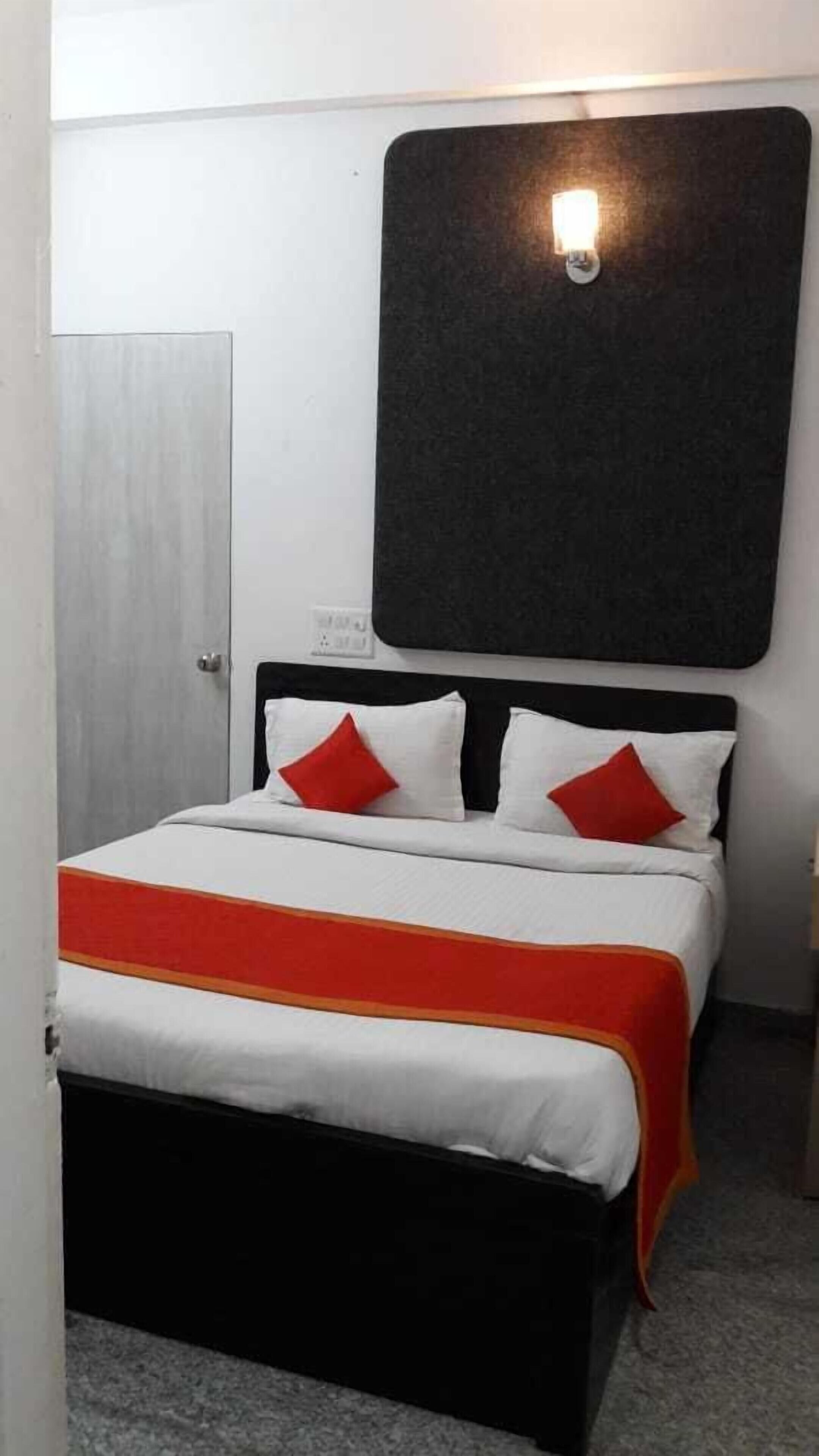 Premium bedding, in-room safe, individually furnished, blackout drapes
