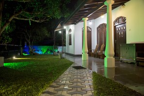 Garden - Nenasilu- Sri Lankan Villa (Hapugala)