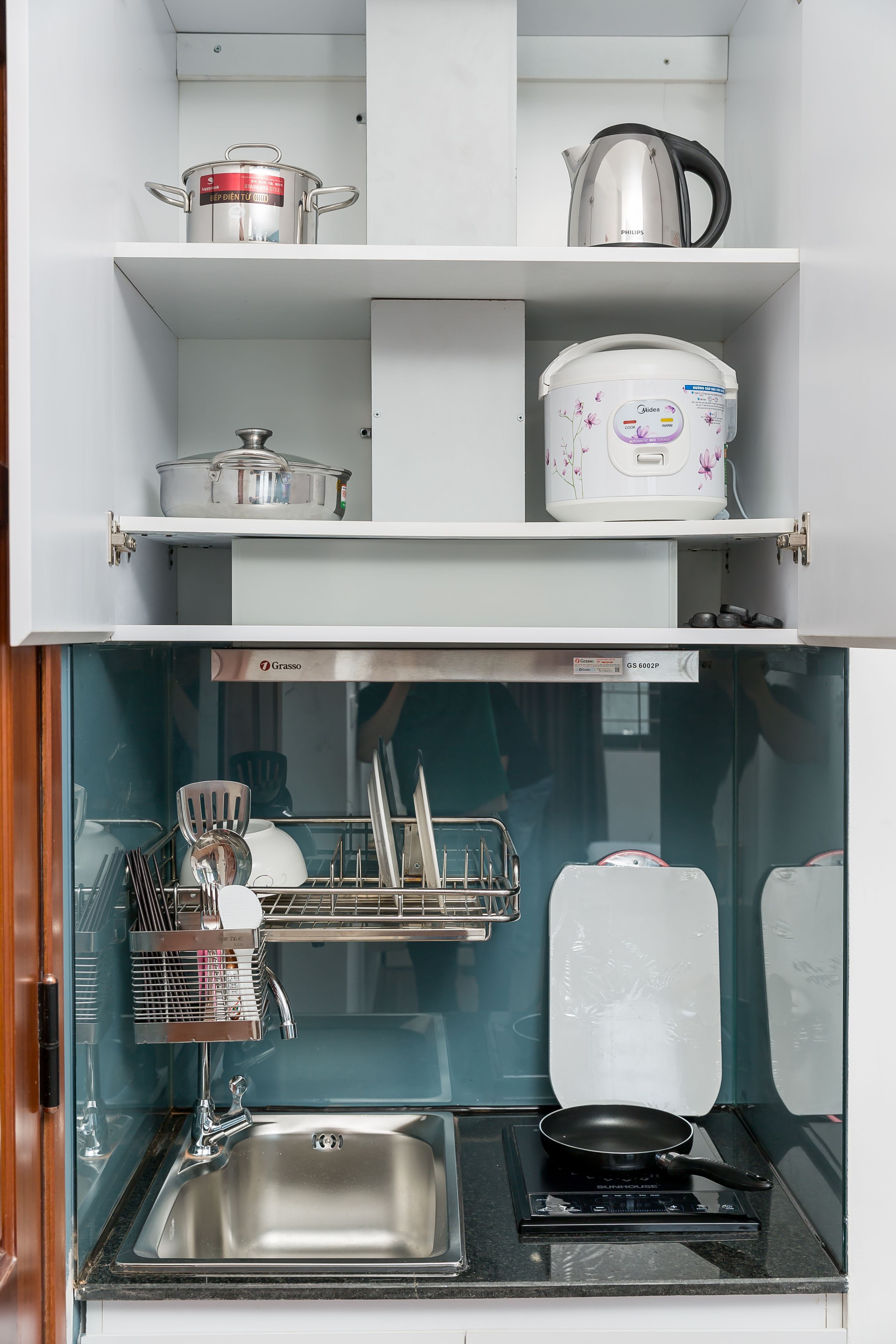 basic studio, 1 king bed | private kitchenette | stovetop, electric kettle, rice cooker, cookware/dishes/utensils