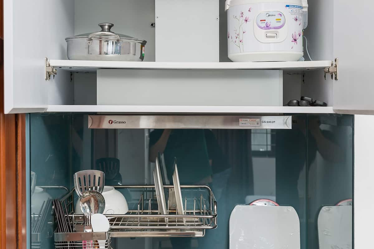 basic studio, 1 king bed | private kitchenette | stovetop, electric kettle, rice cooker, cookware/dishes/utensils