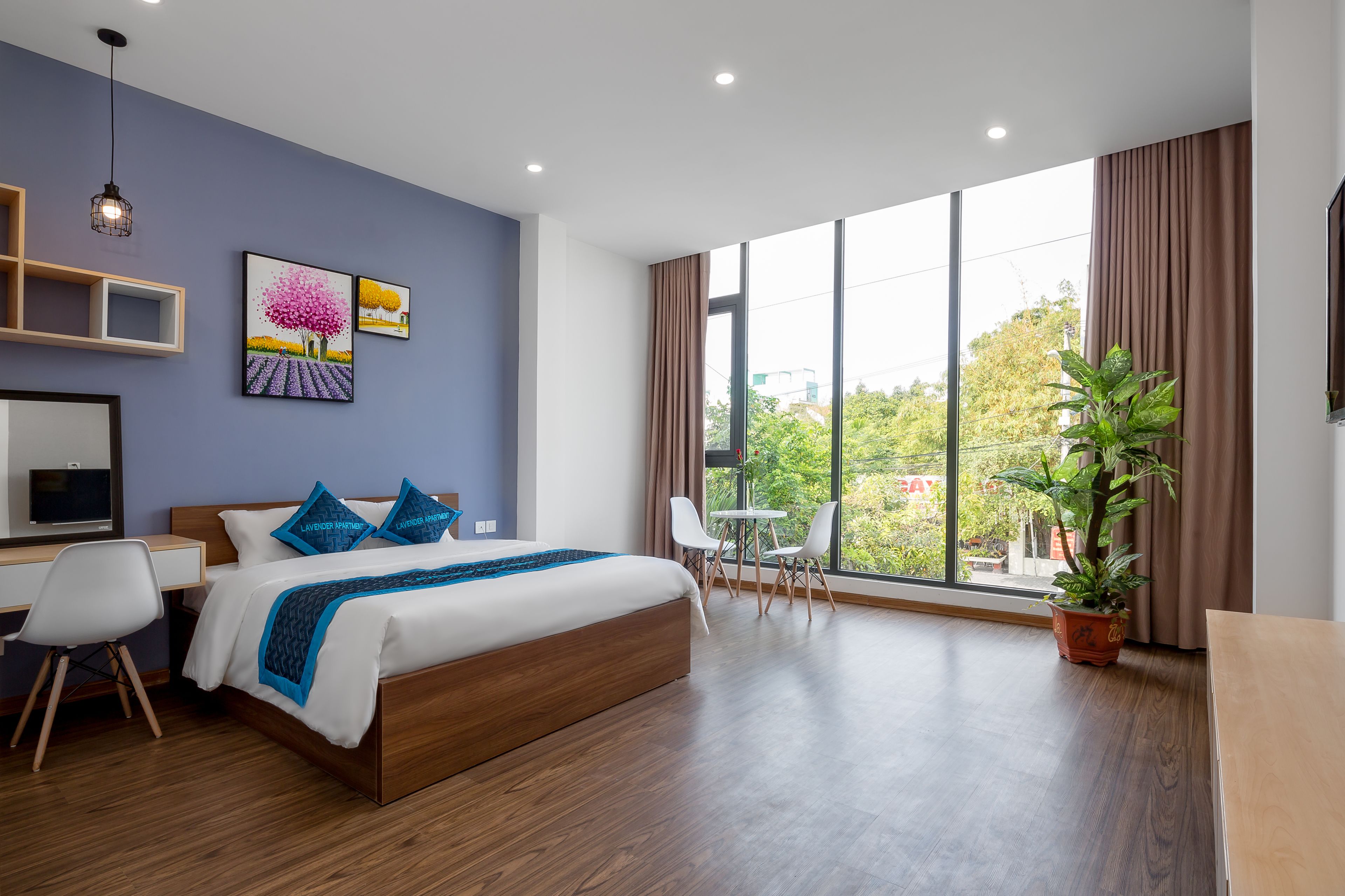 city apartment, 1 queen bed, smoking, city view | desk, blackout curtains, soundproofing