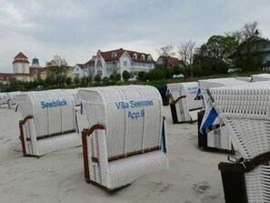 Unclassified image, 4 of 29, button - Vacation apartment with balcony incl. beach chair Ostseebad Binz (9) - Holiday apartment with balcony (Binz)