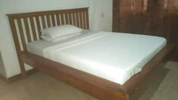 Double Room, Non Smoking | Bed sheets