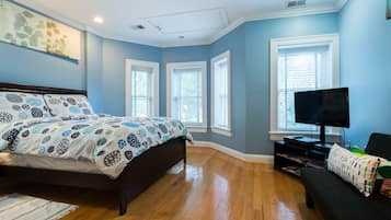 2 bedrooms, desk, iron/ironing board, free WiFi