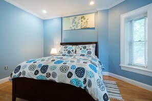 2 chambres, bureau, fer et planche à repasser, accès au Wi-Fi (inclus)