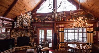 Rustic Luxurious Log Cabin on magestic Round Lake at Richardson Bay cabin 7