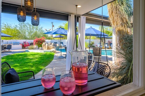 Santa Fe Modern in the Center of Scottsdale w/ private heated pool
