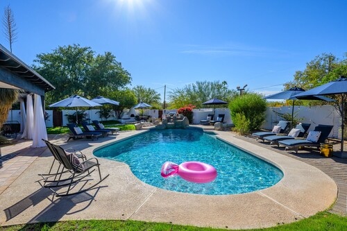 Santa Fe Modern in the Center of Scottsdale w/ private heated pool