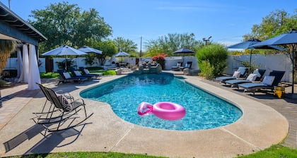 Santa Fe Modern in the Center of Scottsdale w/ private heated pool
