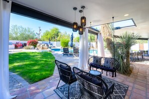 Terrace/patio - Santa Fe Modern in the Center of Scottsdale w/ private heated pool (Scottsdale)