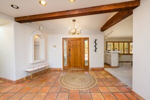 Interior - Santa Fe Modern in the Center of Scottsdale w/ private heated pool (Scottsdale)