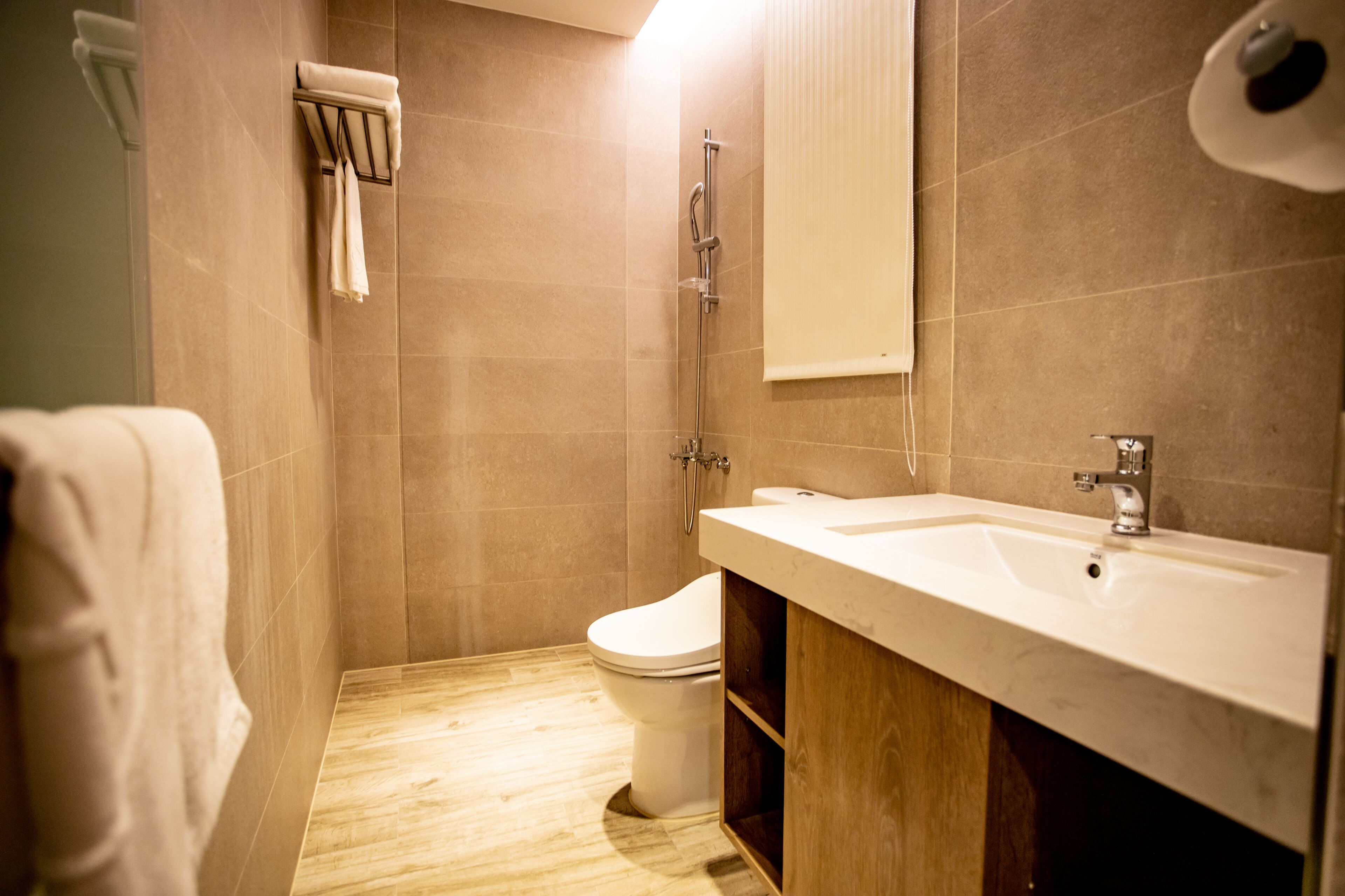 superior double room | bathroom | shower, hair dryer, bidet