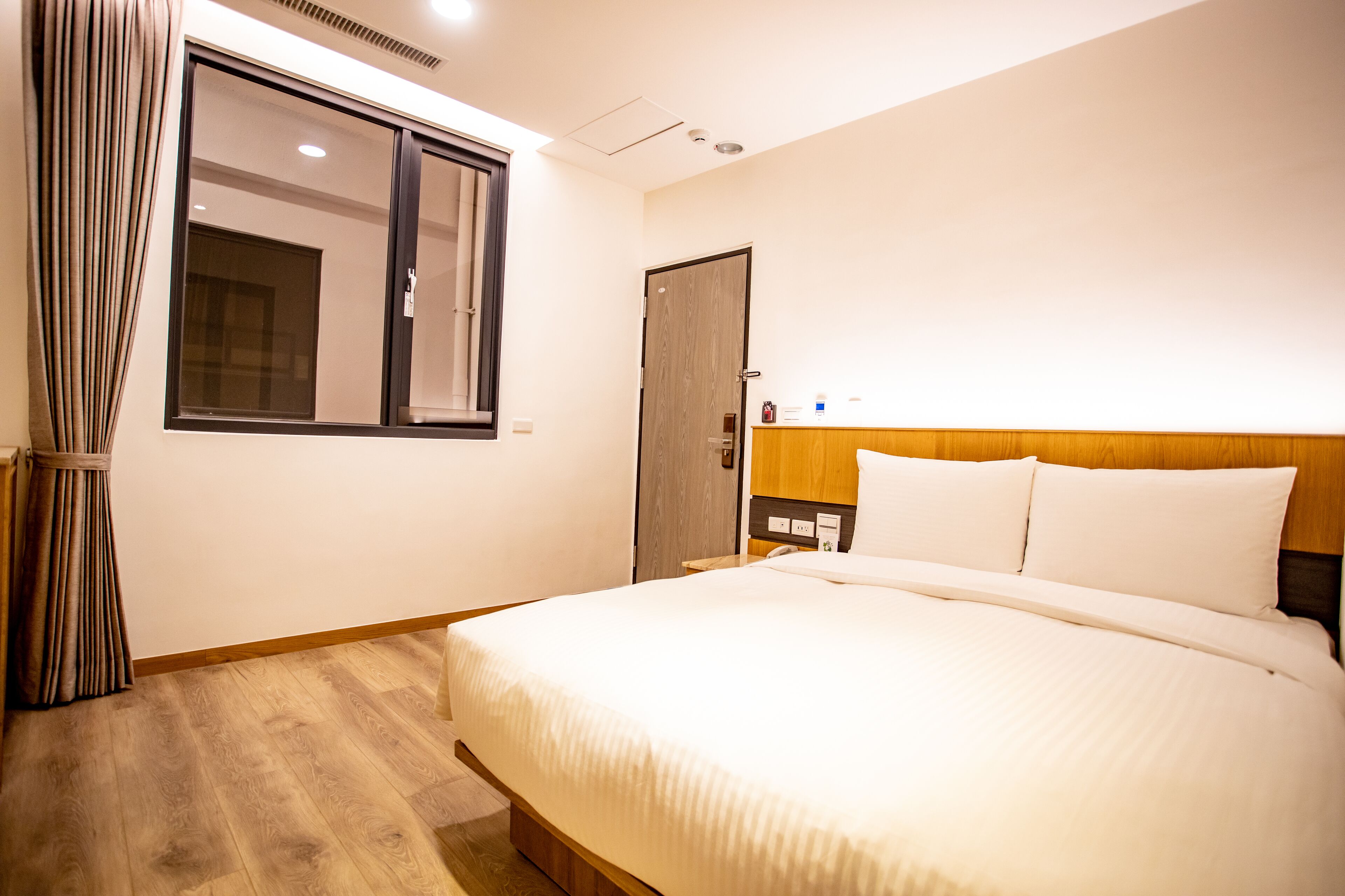 superior double room | blackout curtains, soundproofing, free wifi, bed sheets