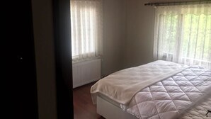 1 habitación, ropa de cama de alta calidad y cortinas blackout 