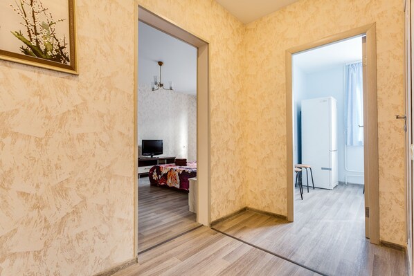 Apartemen, 1 Tempat Tidur Double dengan tempat tidur Sofa, Boleh Merokok | Area keluarga | TV layar datar