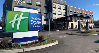 Holiday Inn Express And Suites Boston South - Randolph, an IHG Hotel