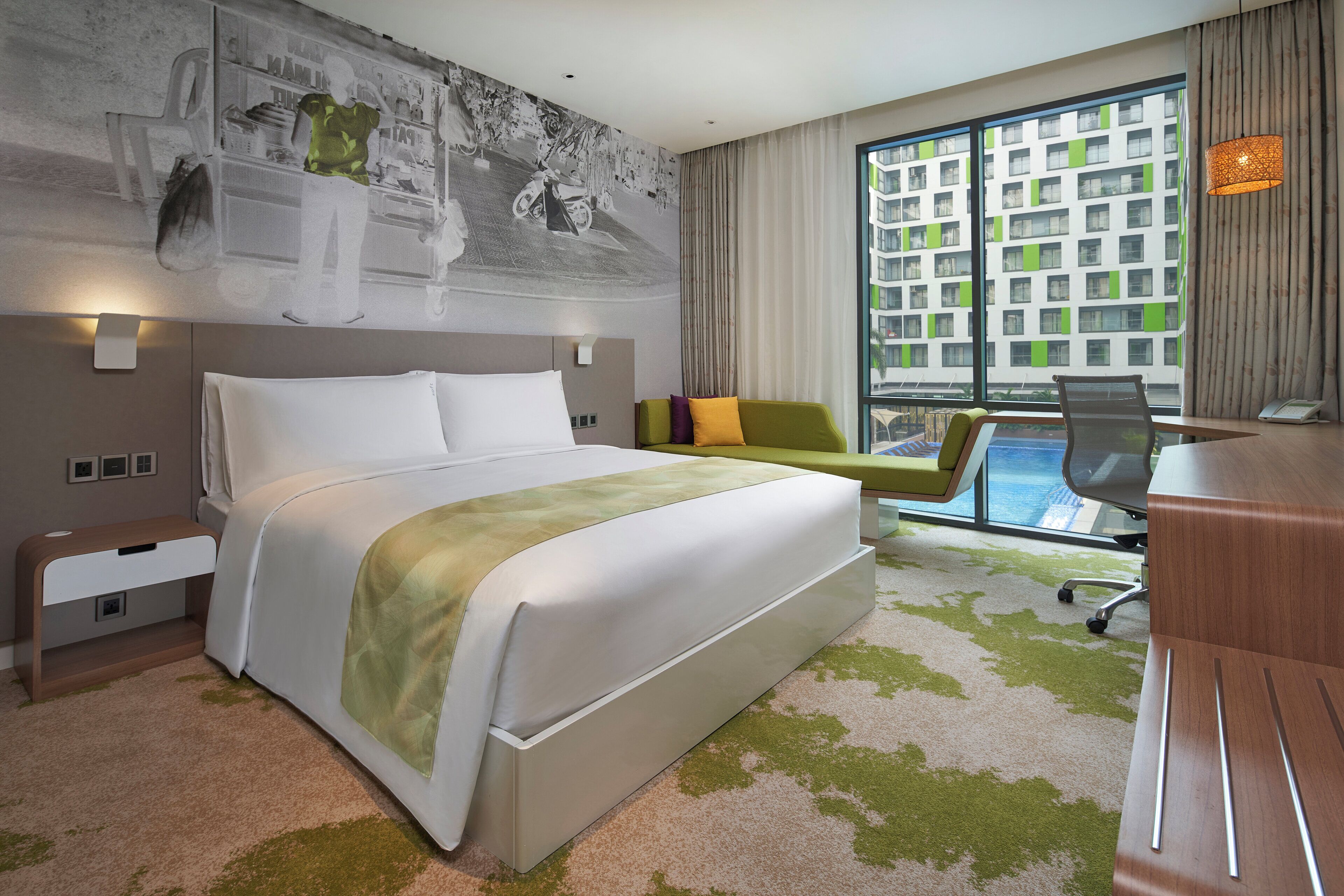 Standard Room | In-room safe, individually decorated, individually furnished, desk
