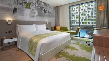 Standard Room | In-room safe, individually decorated, individually furnished, desk