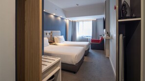 Rom – standard, flere senger (Free Breakfast) | Skrivebord, lydisolert, strykejern/-brett og wi-fi (inkludert)
