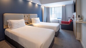 Standard Room, Multiple Beds (Free Breakfast) - Holiday Inn Express Porto City Center by IHG (Porto)