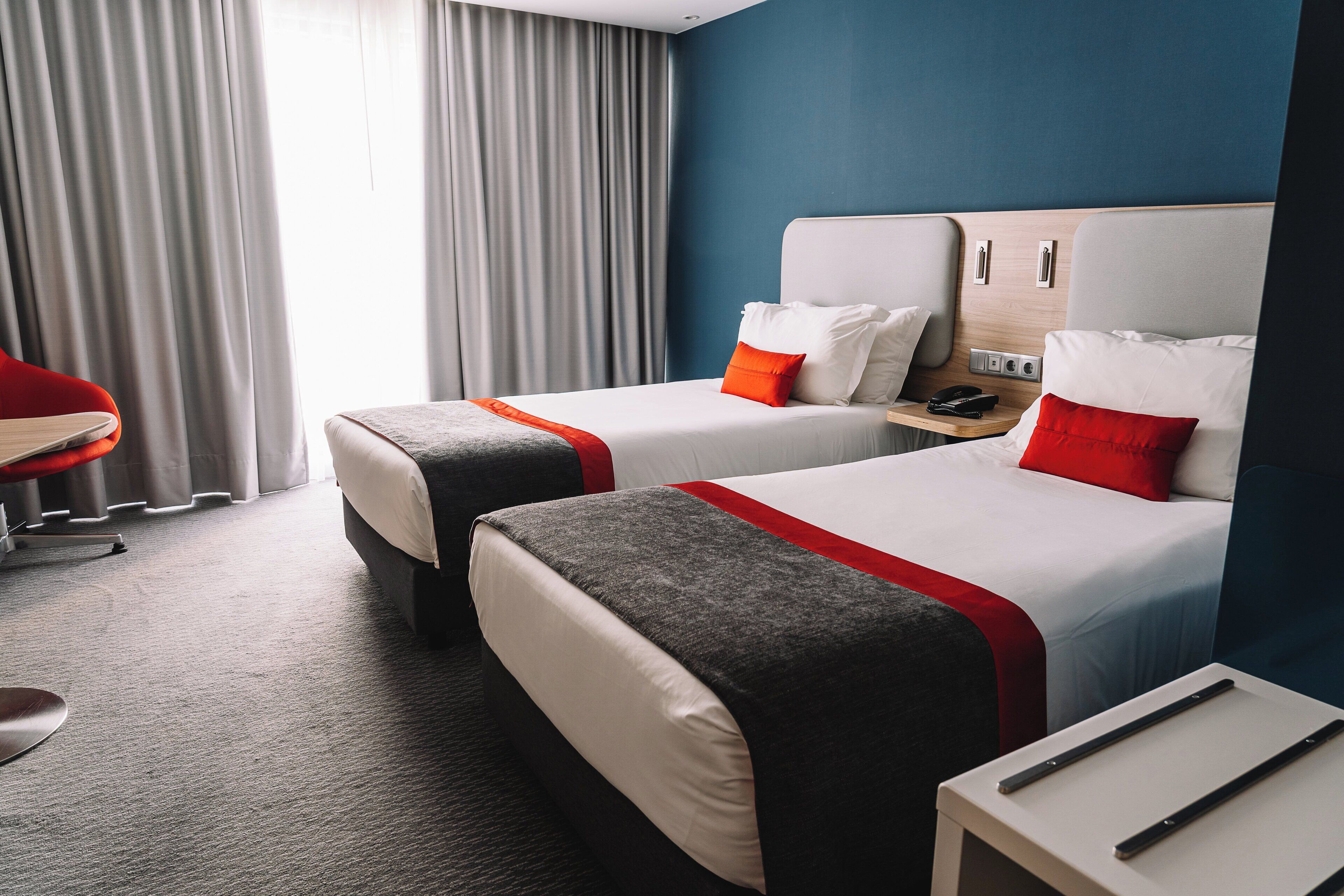 standard room, 2 single beds | desk, soundproofing, iron/ironing board, free wifi