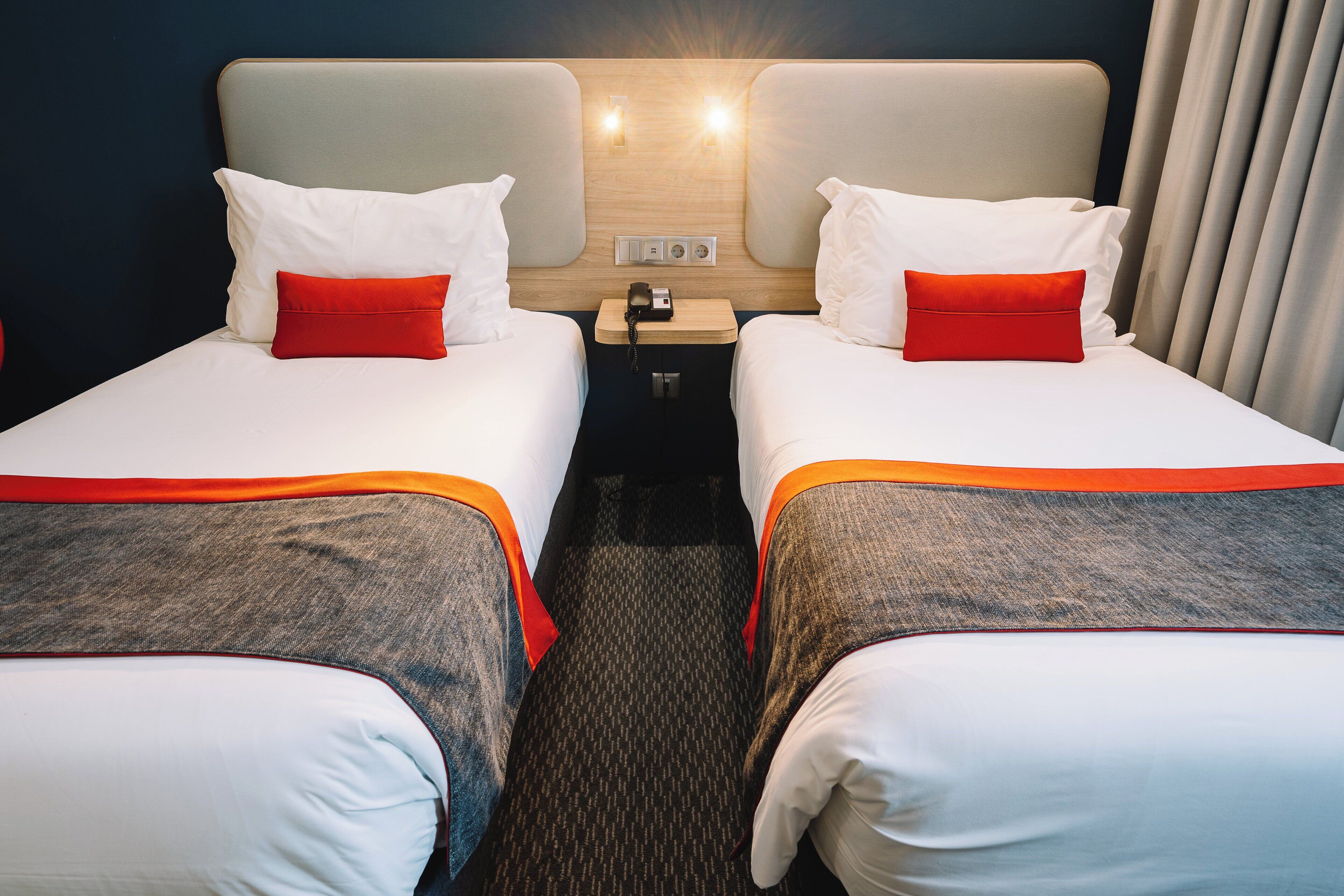 standard room, 2 single beds | desk, soundproofing, iron/ironing board, free wifi