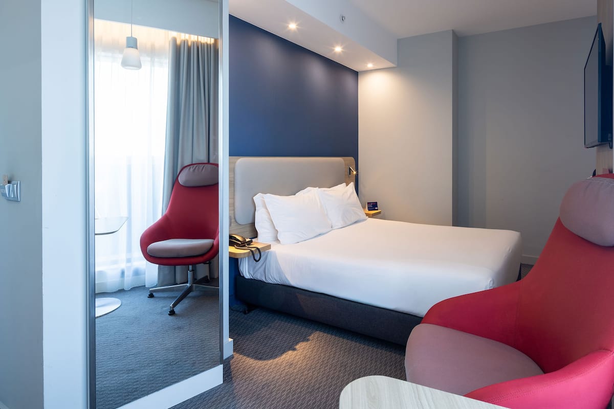 Standaard kamer, 1 tweepersoonsbed, balkon (Free Breakfast) | Een bureau, geluiddichte muren, een strijkplank/strijkijzer, gratis wifi