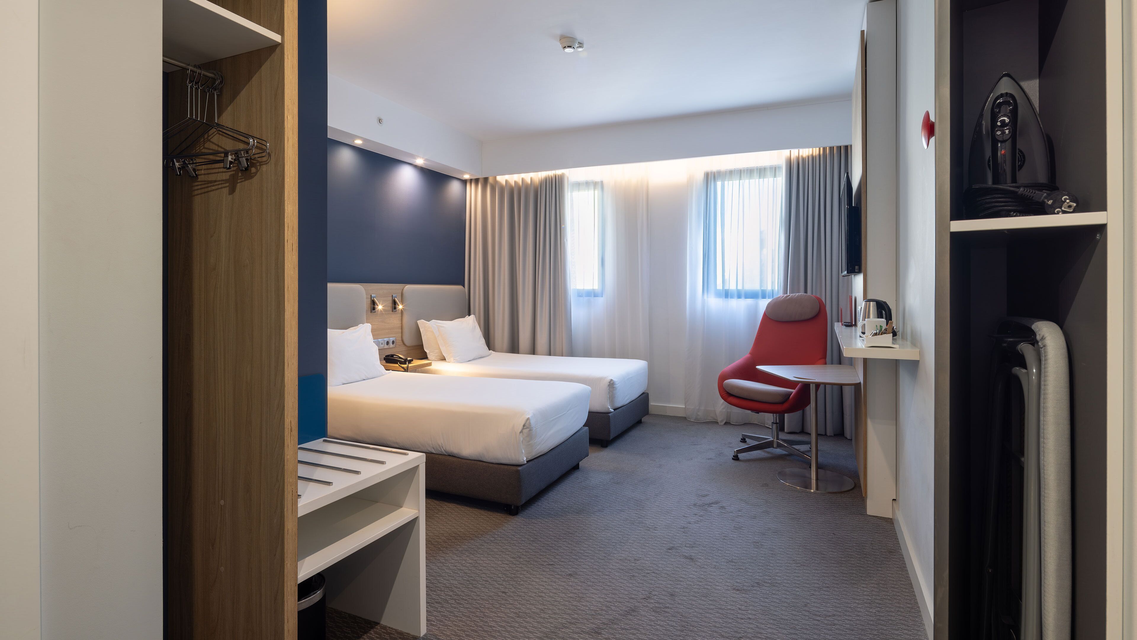 Standard Room, 2 Single Beds (Free Breakfast)