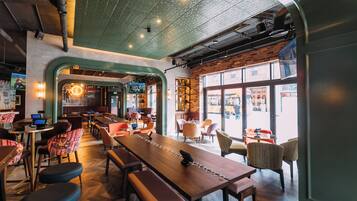 Bar (en el alojamiento)