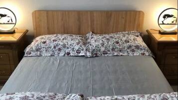 Comfort Double Room | Desk, blackout curtains, free WiFi, bed sheets