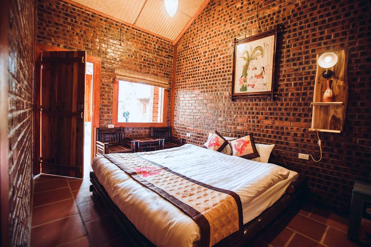 Tweepersoonskamer, terras | Een minibar, een bureau, gratis wifi, beddengoed