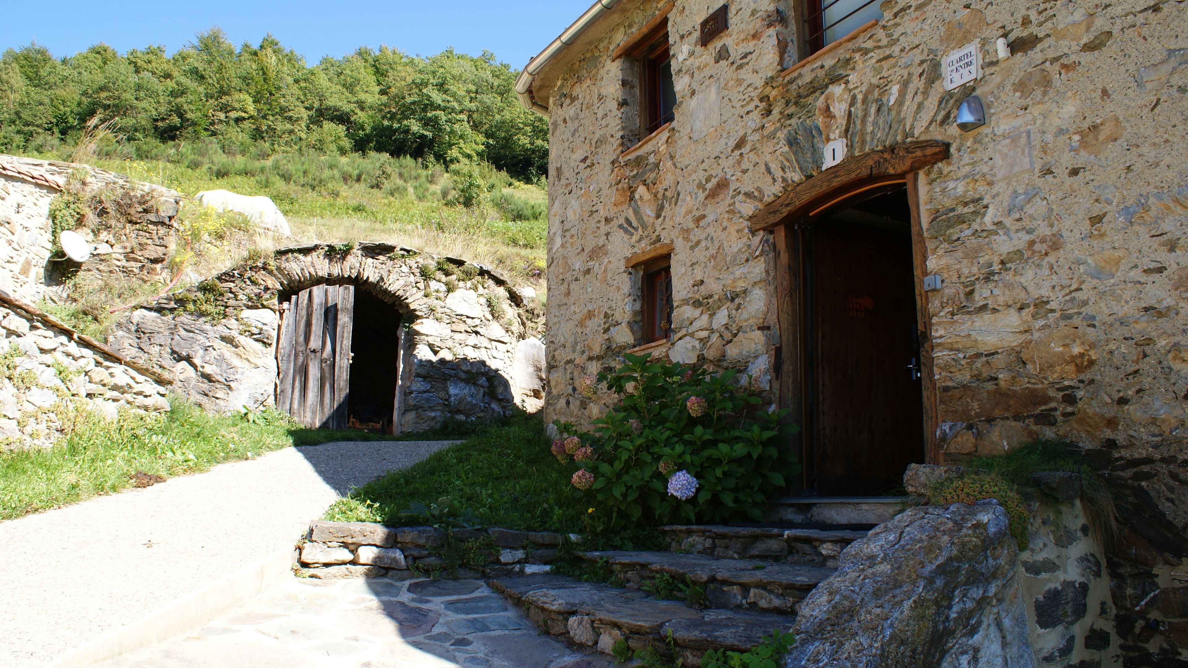 Entrada al alojamiento