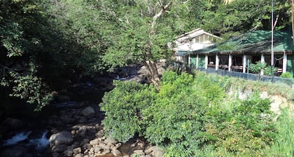 Belihuloya Rest House